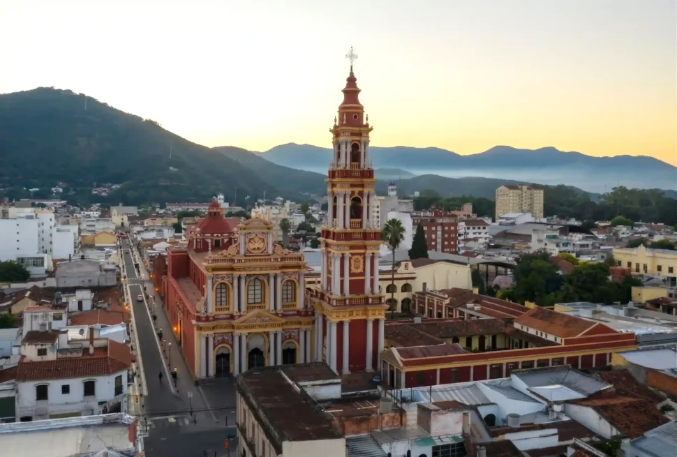 iglesia-san-francisco-salta-capital-milenials-travel